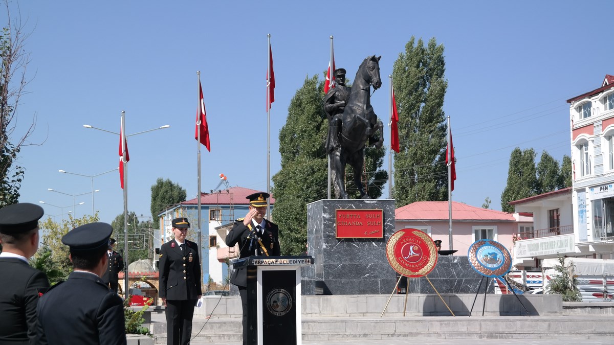 A Ustos Zafer Bayram N N Y L Kutlu Olsun